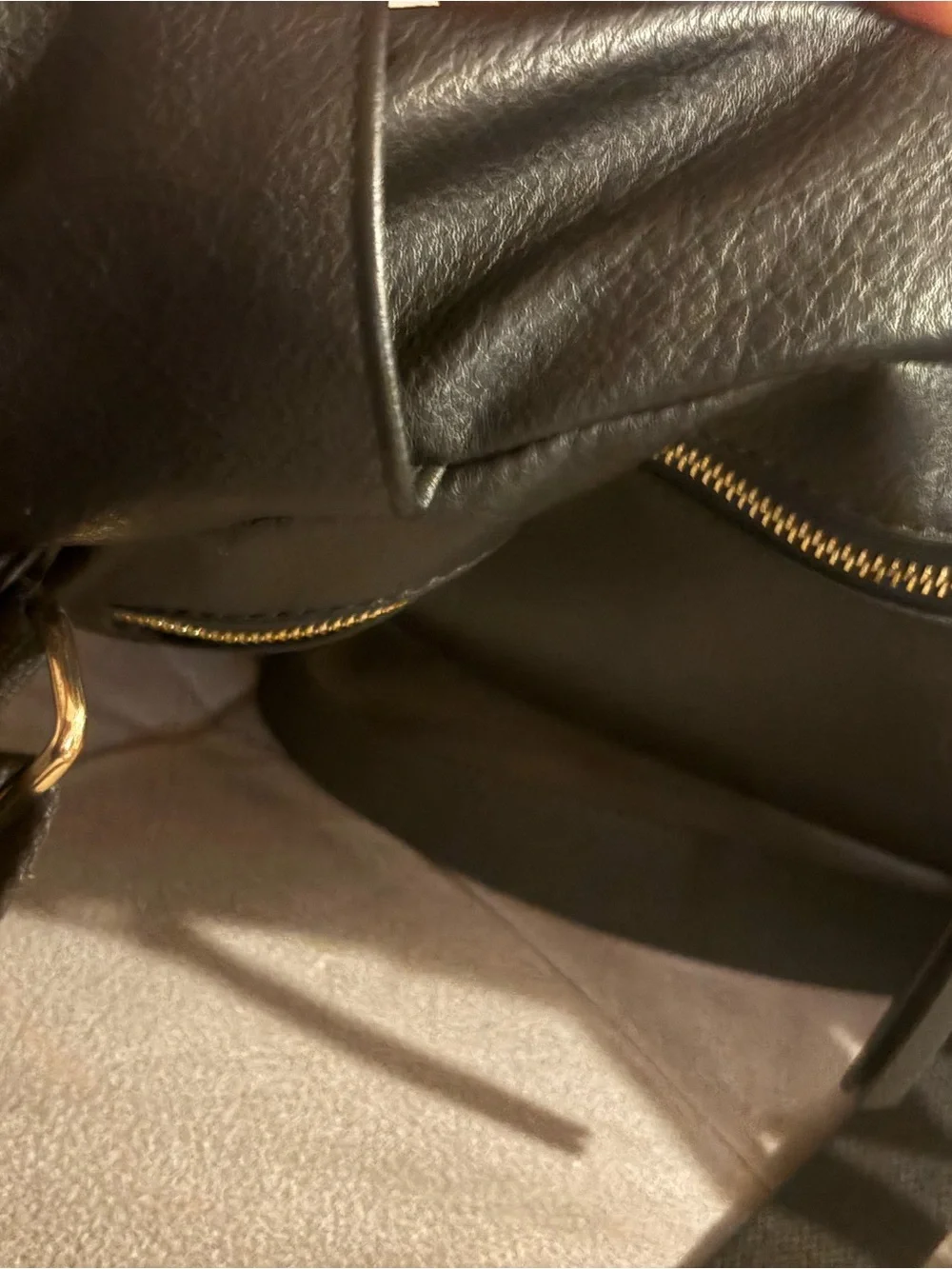 Backpack - Picture 3 of 7